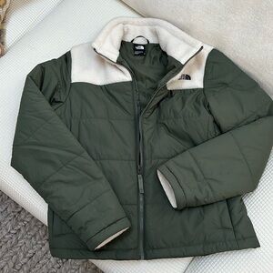 The Northface NWOT north face jacket women’s